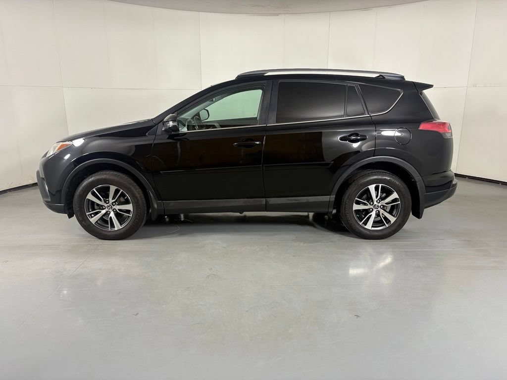 Used 2018 Toyota RAV4 XLE w/ Plus Extra Value Package AWD/4WD image 5