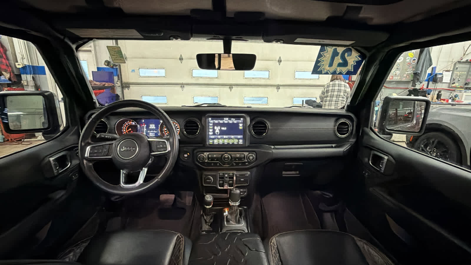 Used 2021 Jeep Wrangler Unlimited Sahara image 25