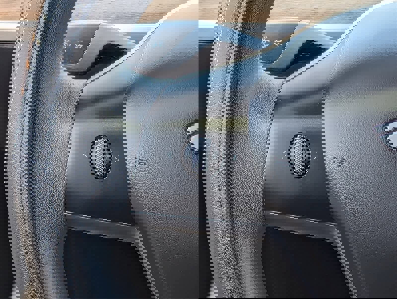 Used 2023 Tesla Model Y Long Range image 19