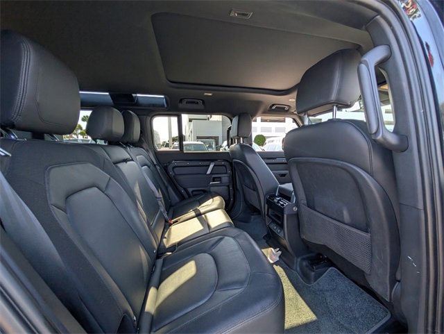 Used 2023 Land Rover Defender 110 X-Dynamic SE image 11