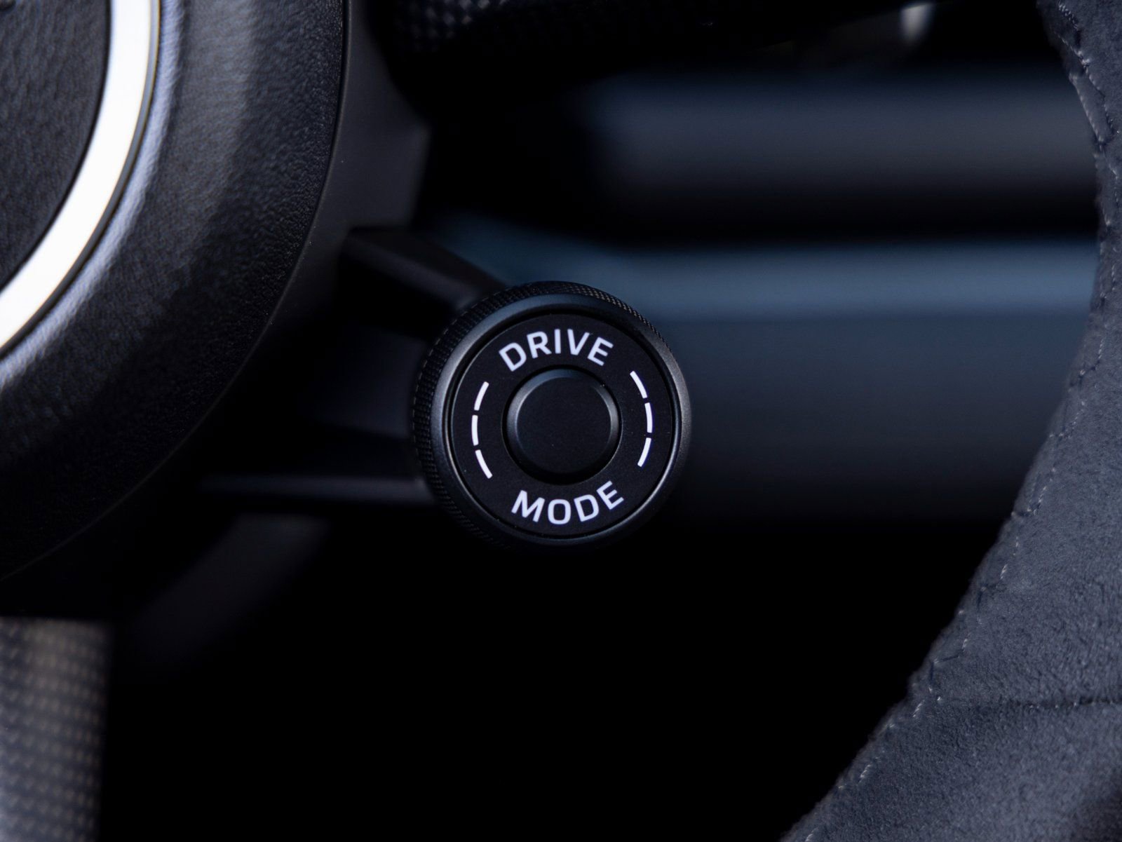 Used 2025 Porsche Panamera 4 image 15