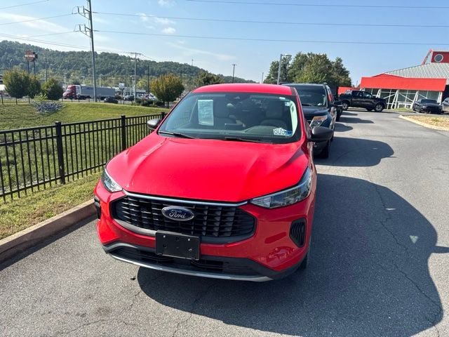 Used 2024 Ford Escape Active AWD/4WD image 7