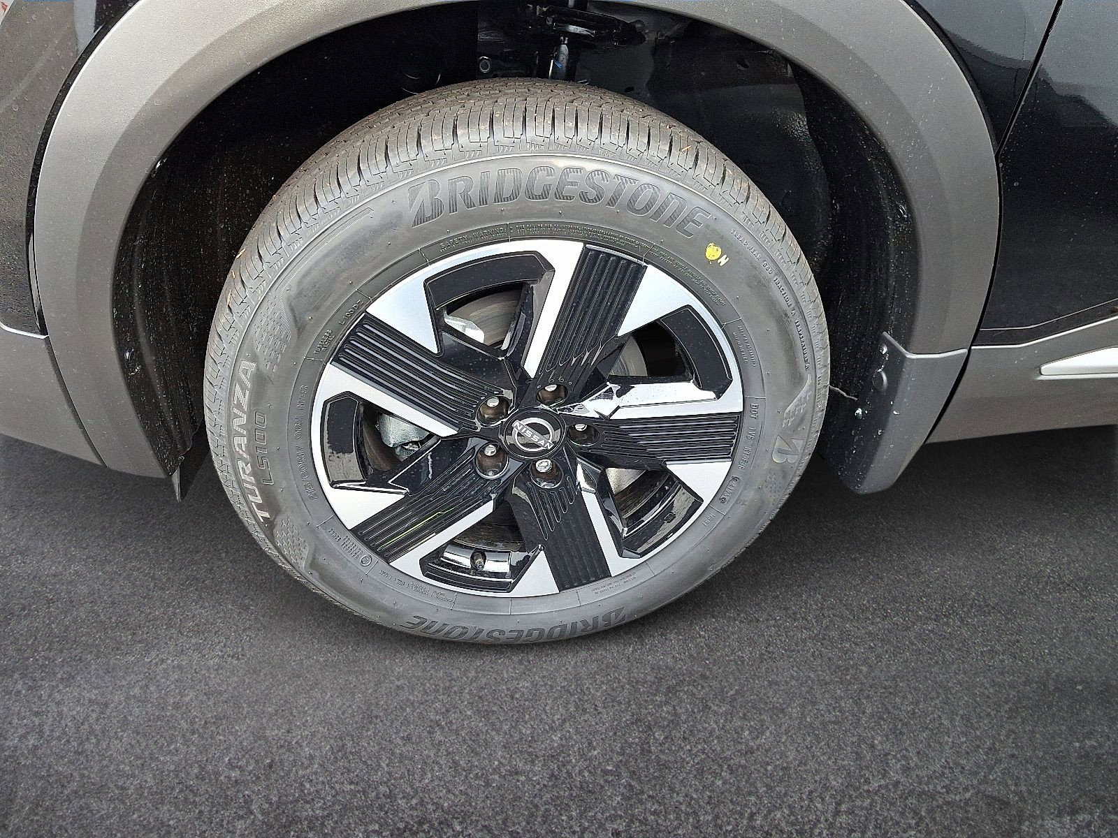 New 2026 Nissan Kicks SV image 4