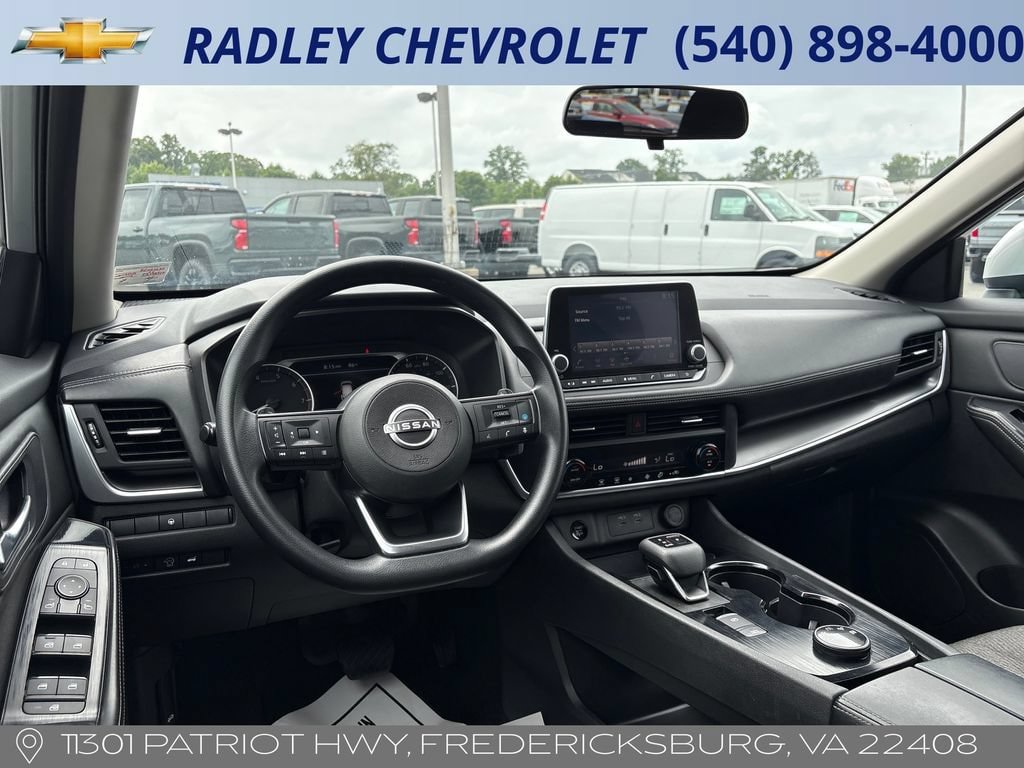Used 2024 Nissan Rogue SV AWD/4WD image 24