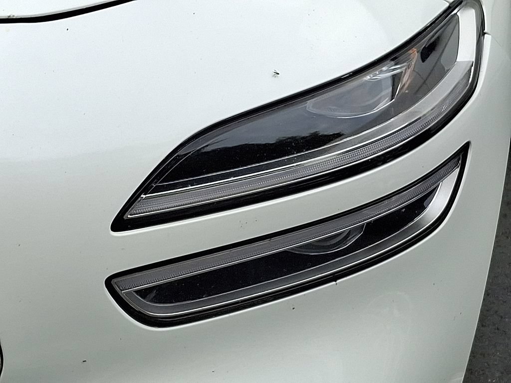 Used 2022 Genesis G70 3.3T RWD image 8