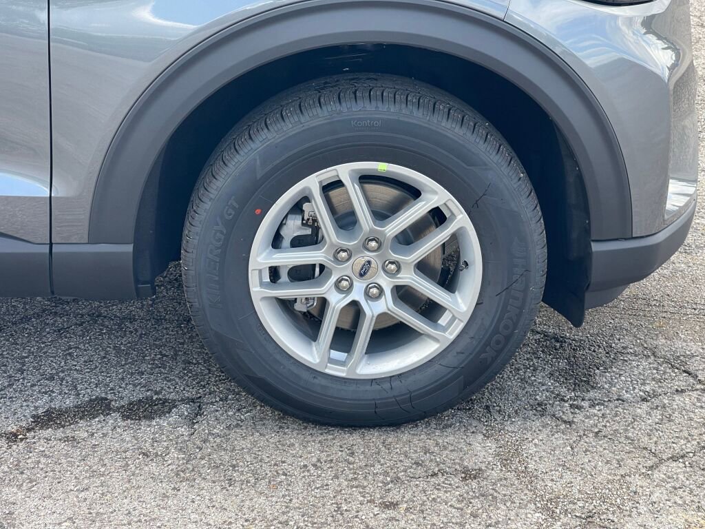 New 2026 Ford Explorer Active image 17