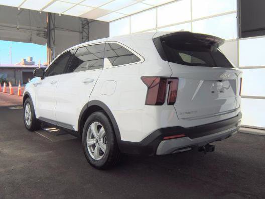 Used 2025 Kia Sorento LX image 9