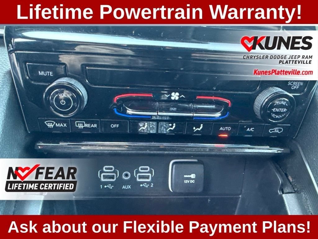 Used 2023 Jeep Grand Cherokee Laredo AWD/4WD image 17