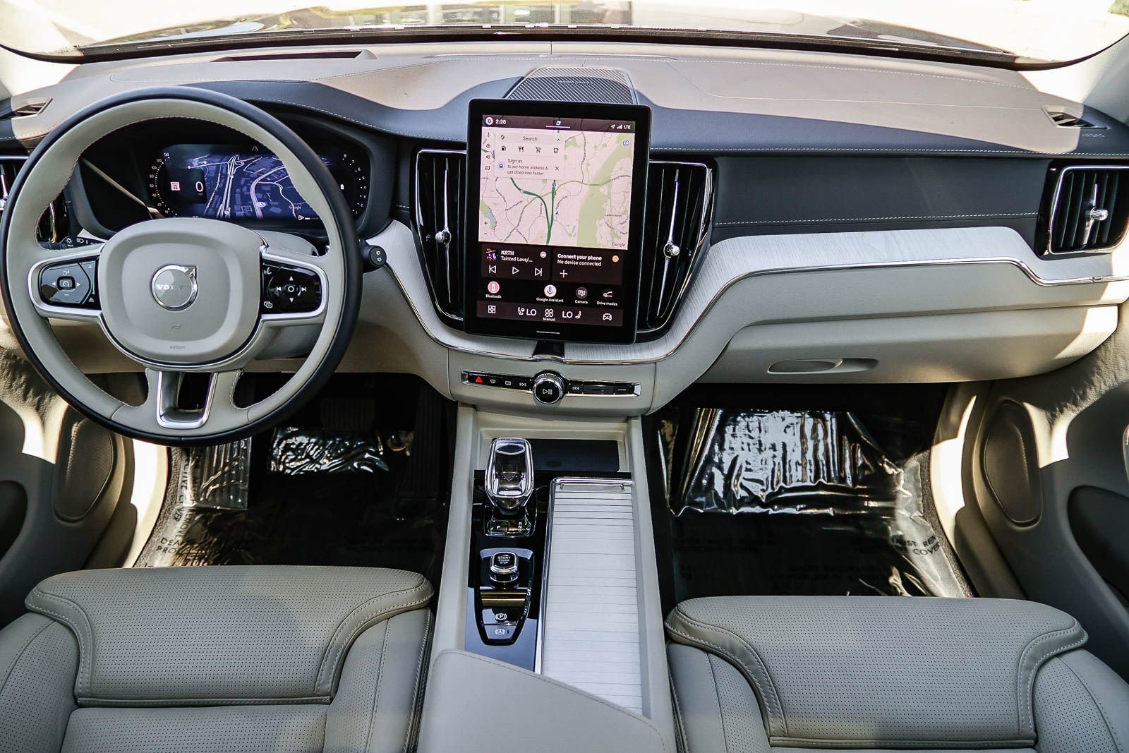 Used 2026 Volvo XC60 B5 Ultra w/ Protection Package Premier image 14