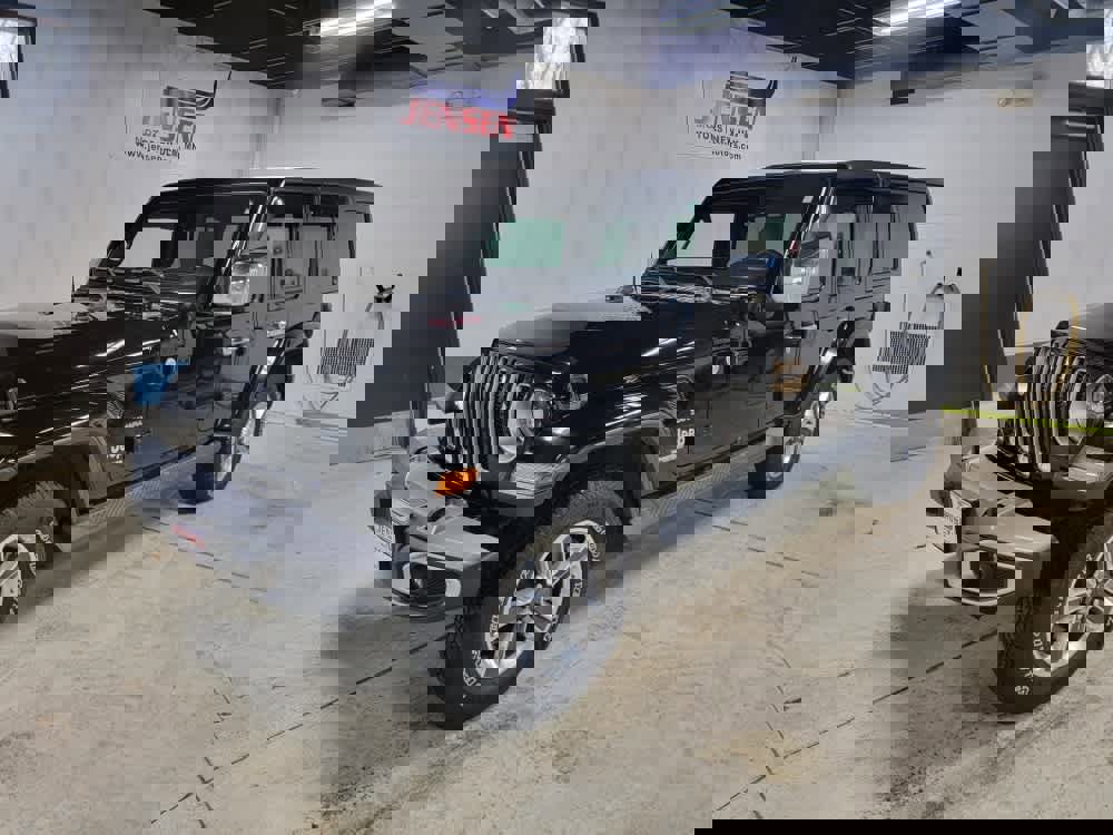 Used 2018 Jeep Wrangler Unlimited Sahara image 1