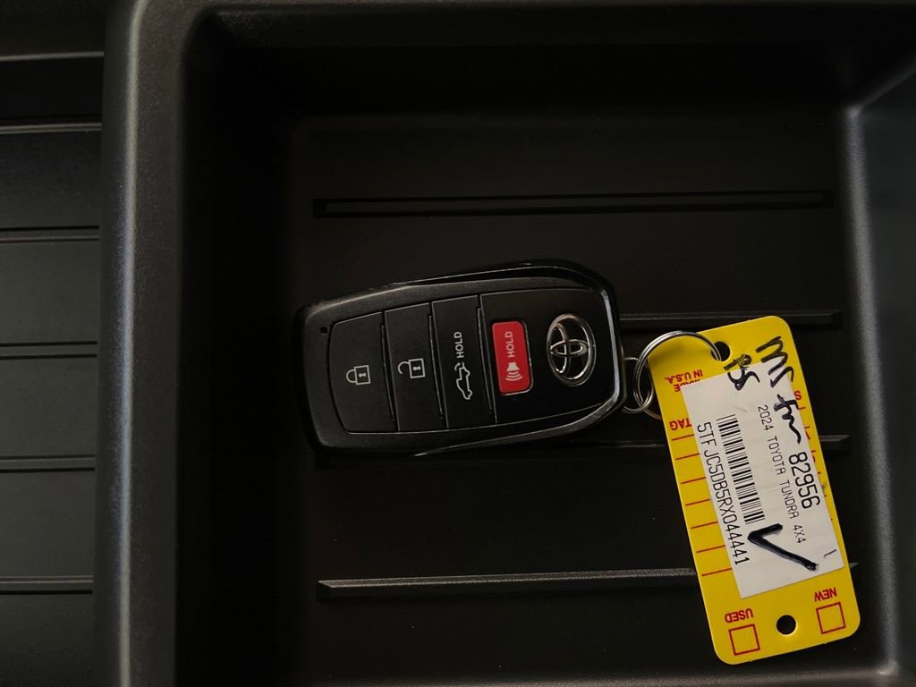 Used 2024 Toyota Tundra Limited image 24