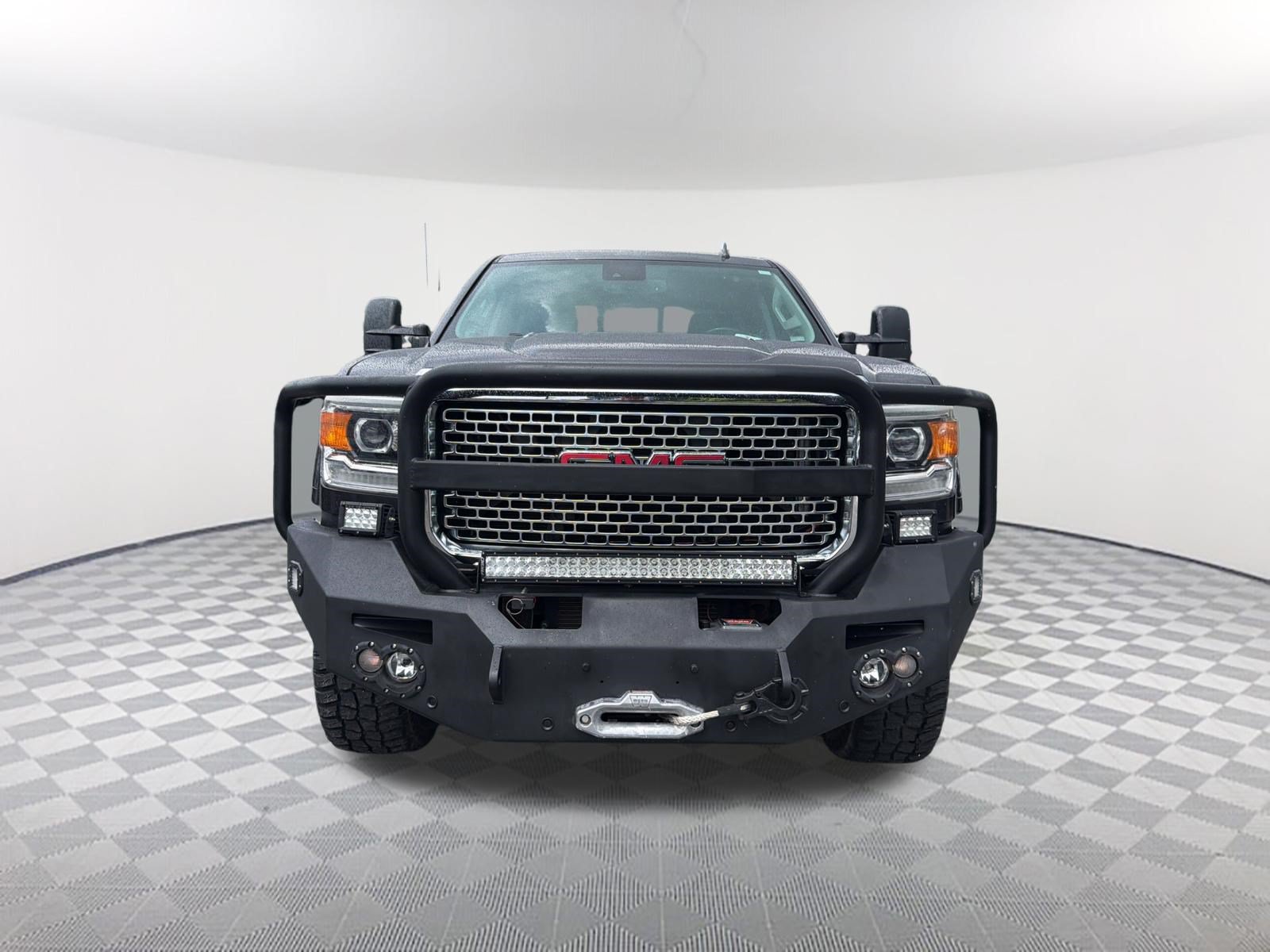 Used 2015 GMC Sierra 2500 Denali w/ Duramax Plus Package AWD/4WD image 9