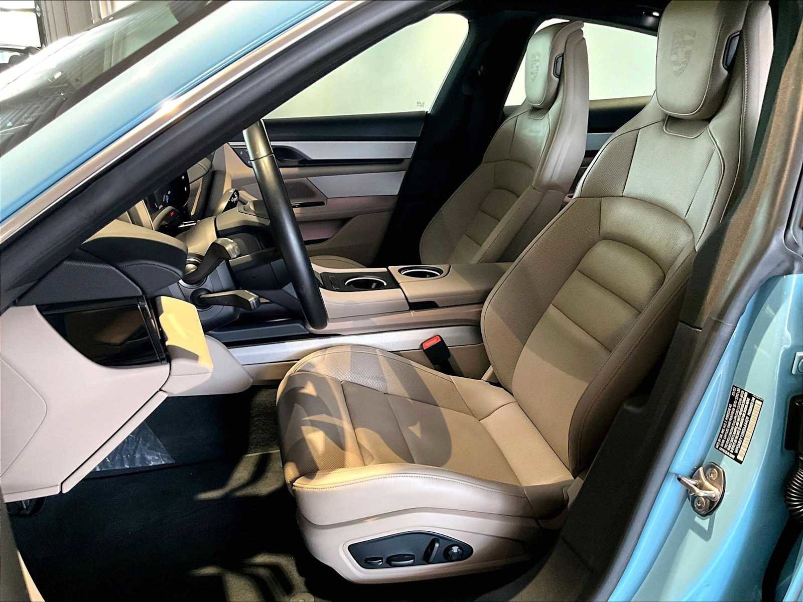 Used 2022 Porsche Taycan 4S image 8