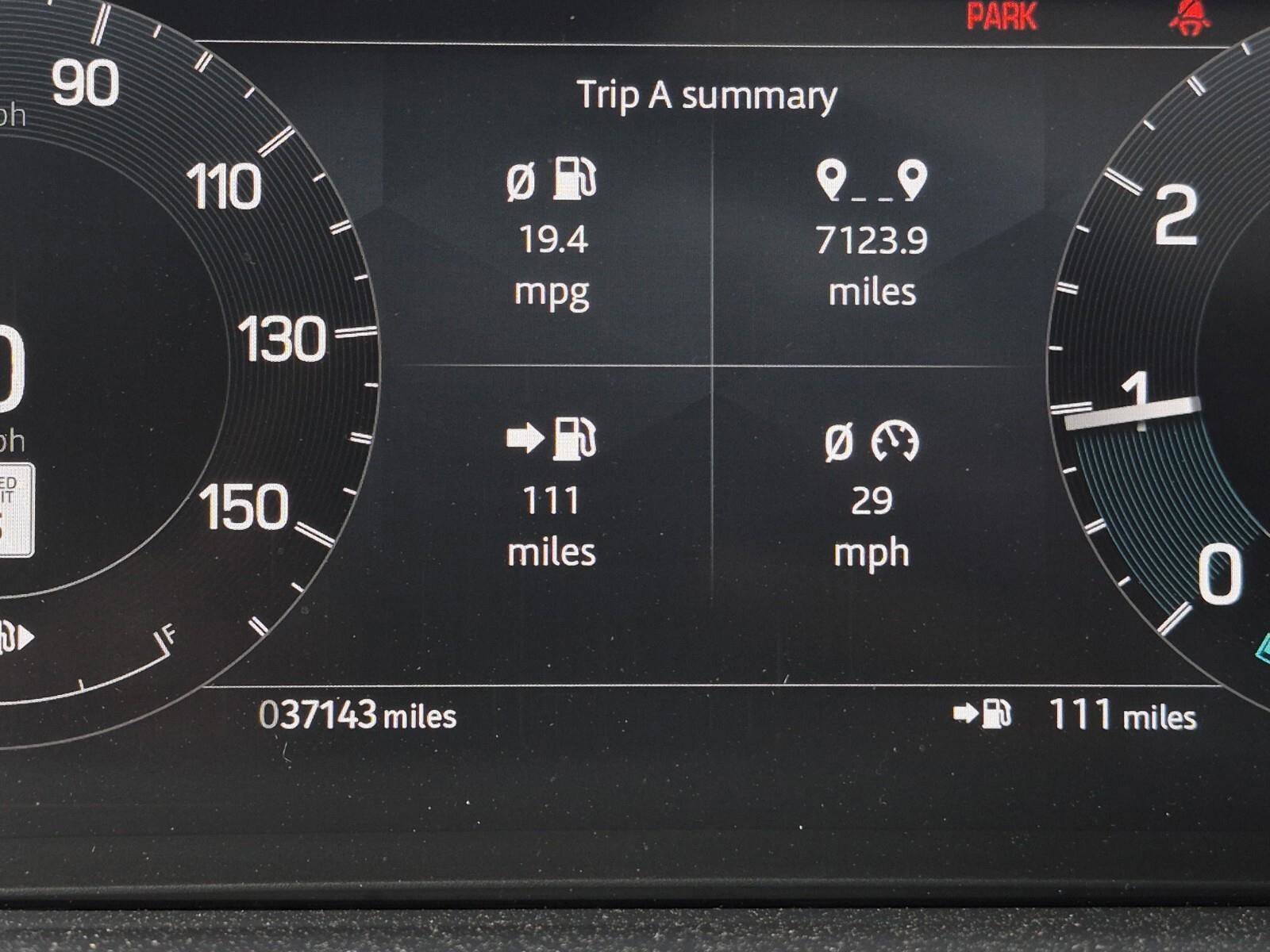 Used 2024 Land Rover Discovery Metropolitan Edition AWD/4WD image 25