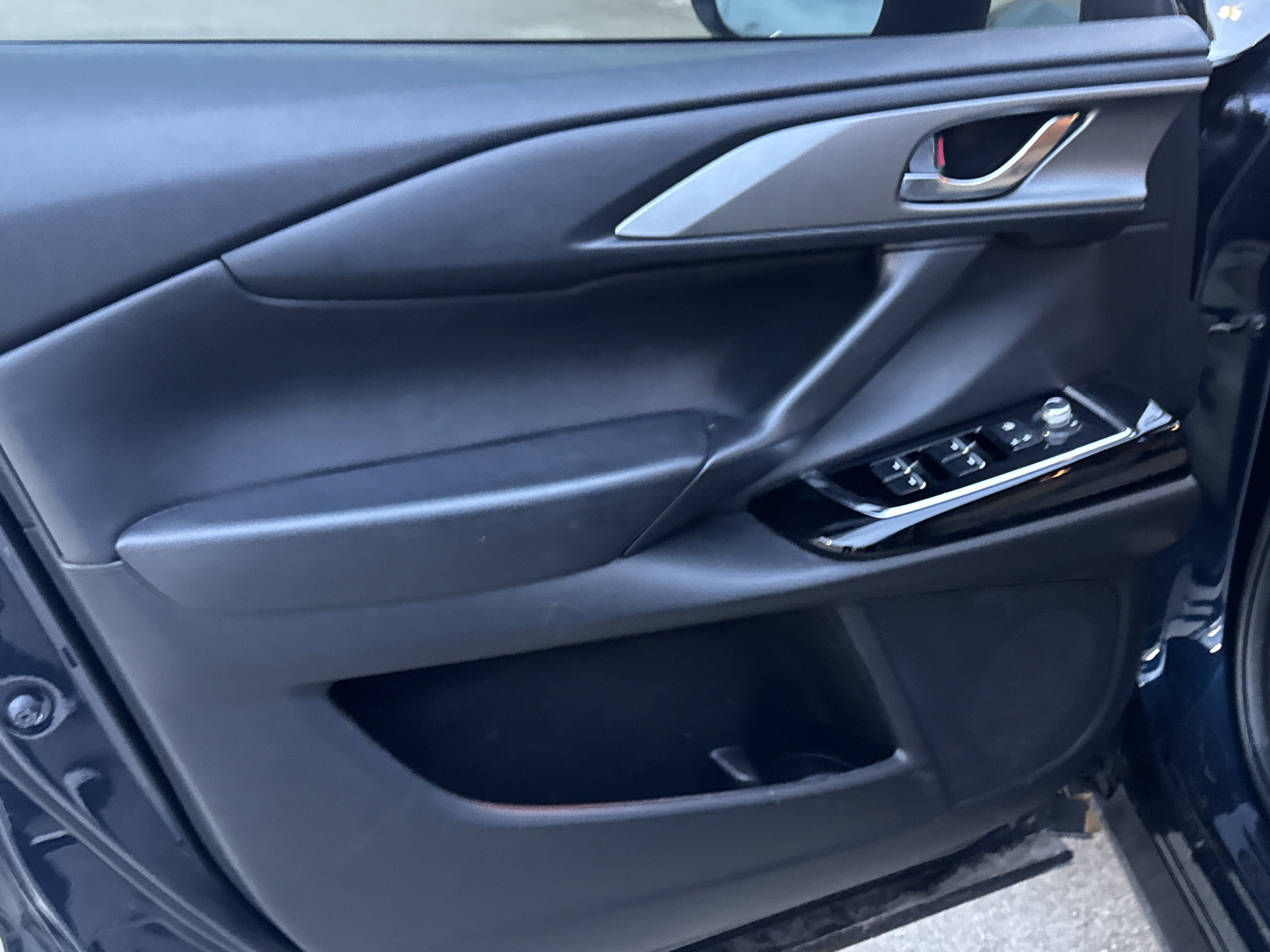 Used 2023 MAZDA CX-9 Touring image 2