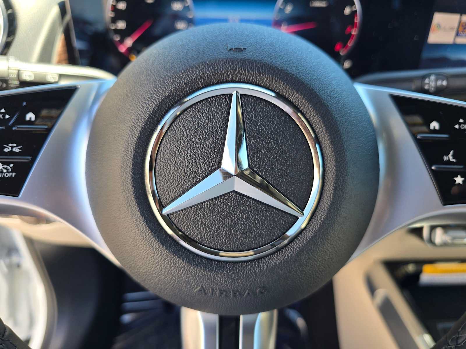New 2026 Mercedes-Benz GLB 250 4MATIC image 24