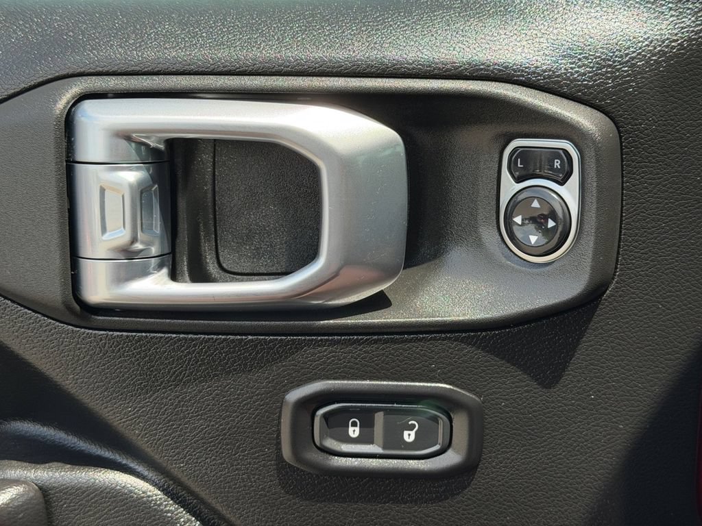Used 2021 Jeep Wrangler Sport S AWD/4WD image 19