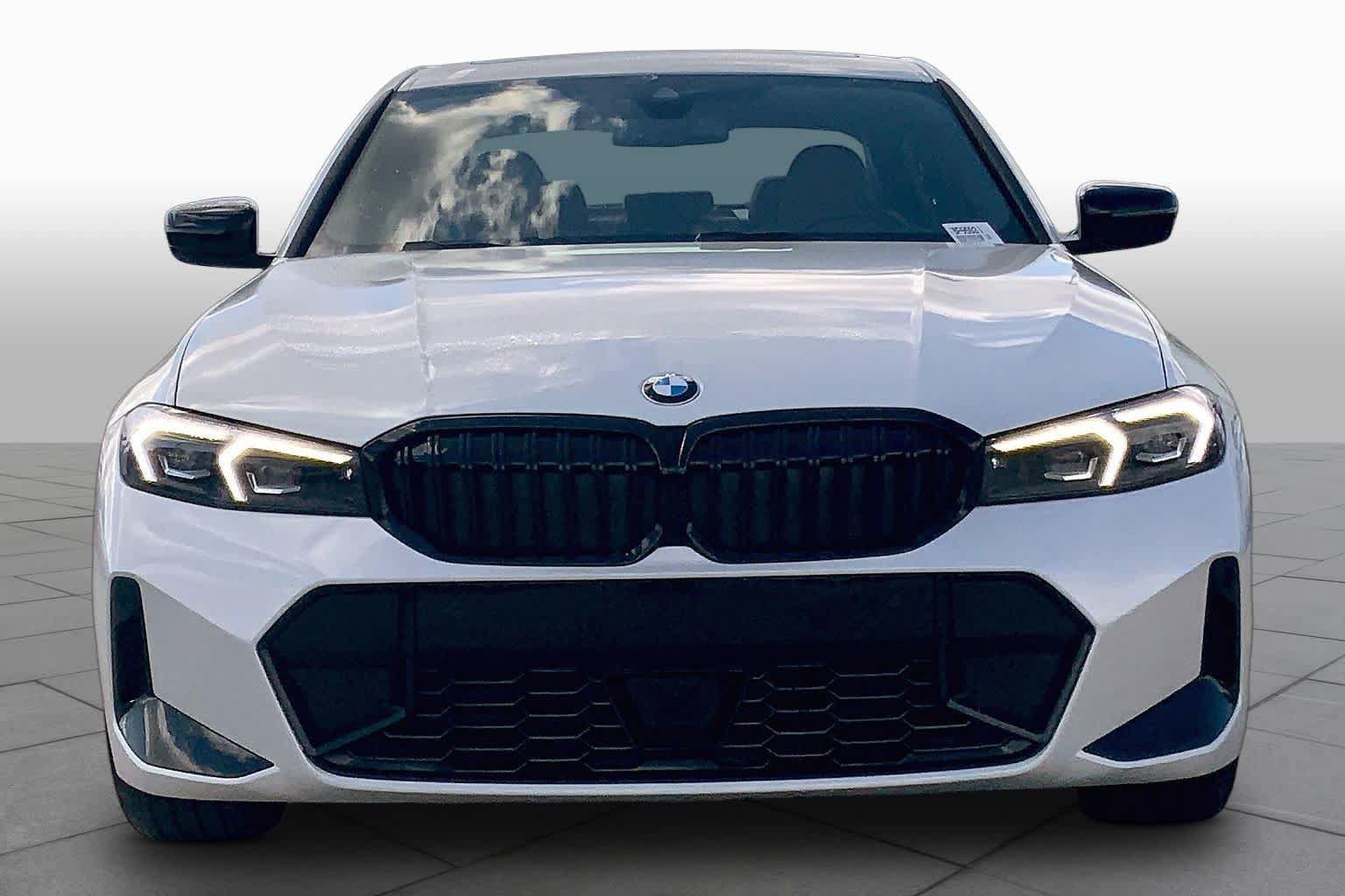 Used 2026 BMW 330i Sedan w/ M Sport Package RWD image 3