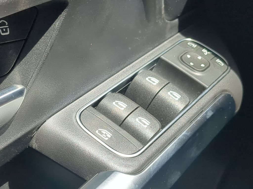 Certified 2024 Mercedes-Benz GLB 250 4MATIC image 21