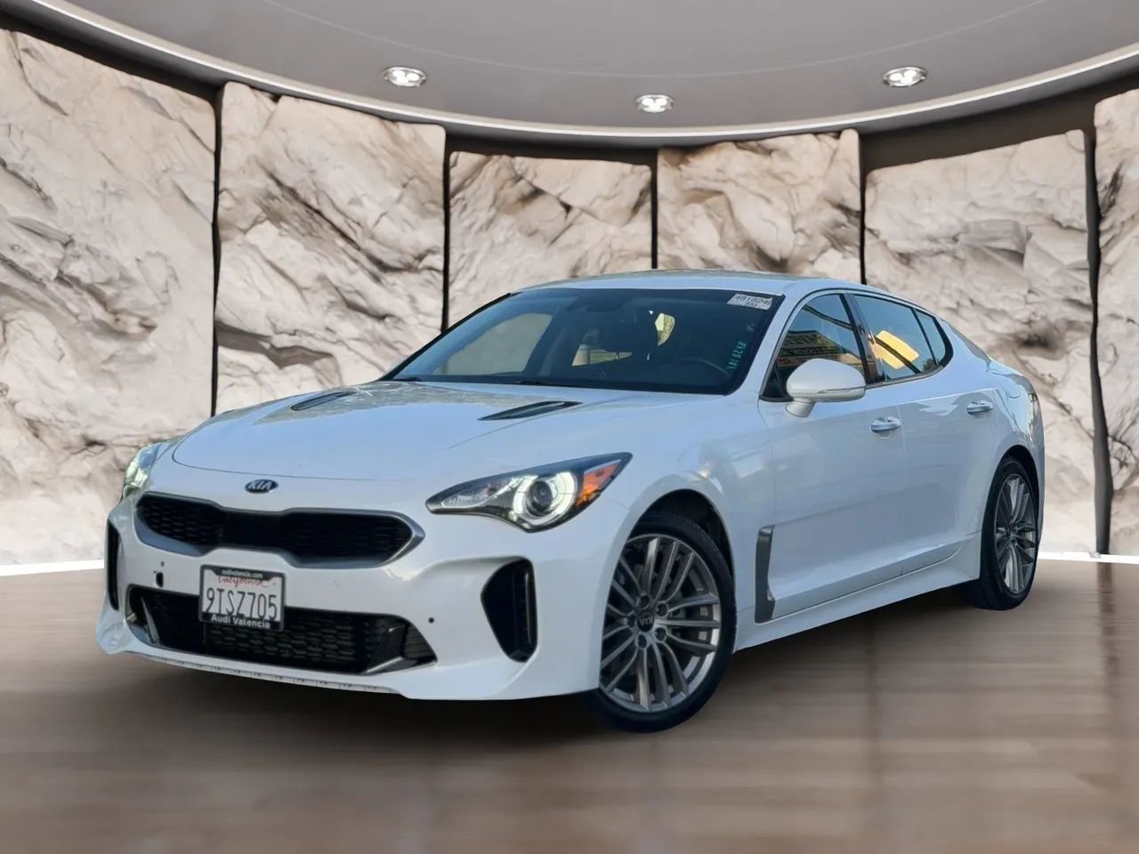 Used 2018 Kia Stinger RWD image 2