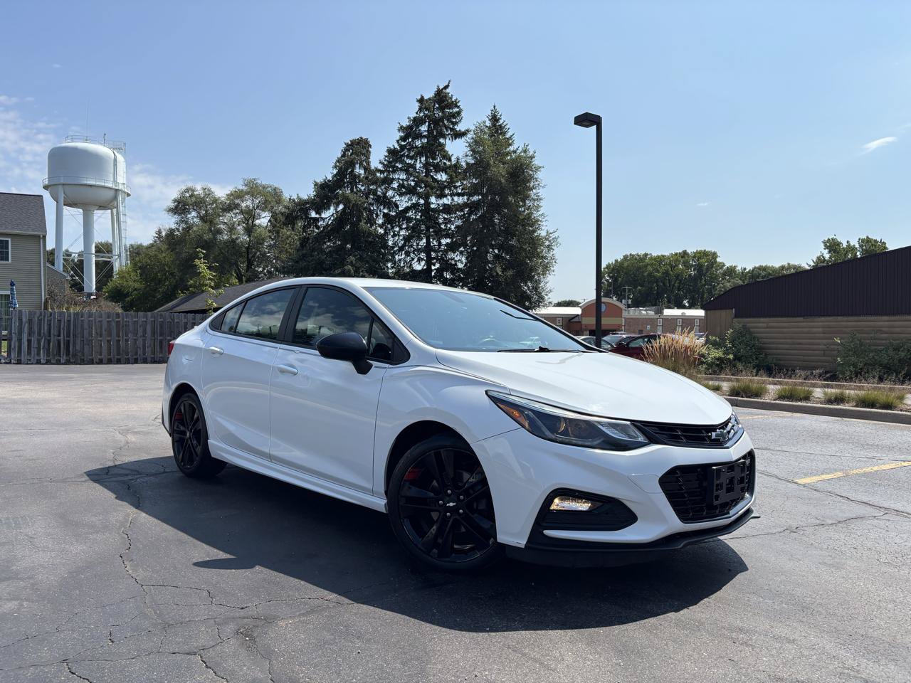 Used 2017 Chevrolet Cruze LT w/ Redline Edition FWD image 11