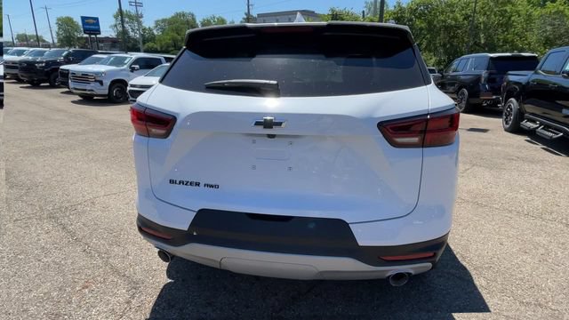 New 2026 Chevrolet Blazer LT w/ Convenience Package AWD/4WD image 9