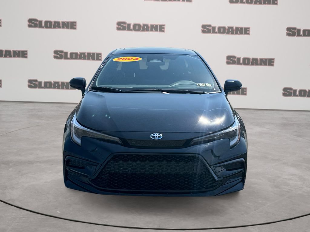 Used 2024 Toyota Corolla SE w/ SE Package image 8