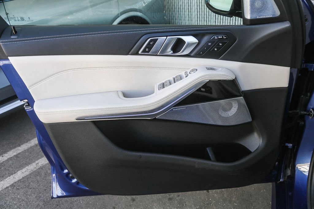 Used 2025 BMW ALPINA XB7 AWD/4WD image 21