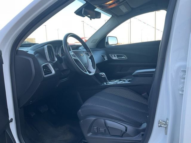 Used 2015 Chevrolet Equinox LT image 2