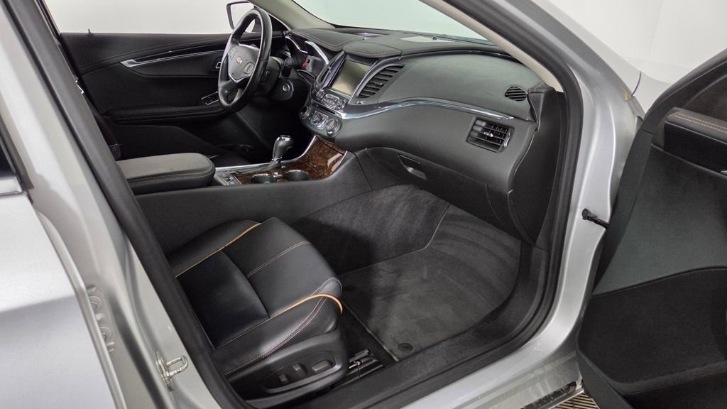 Used 2014 Chevrolet Impala LT w/ Premium Seating Package image 33