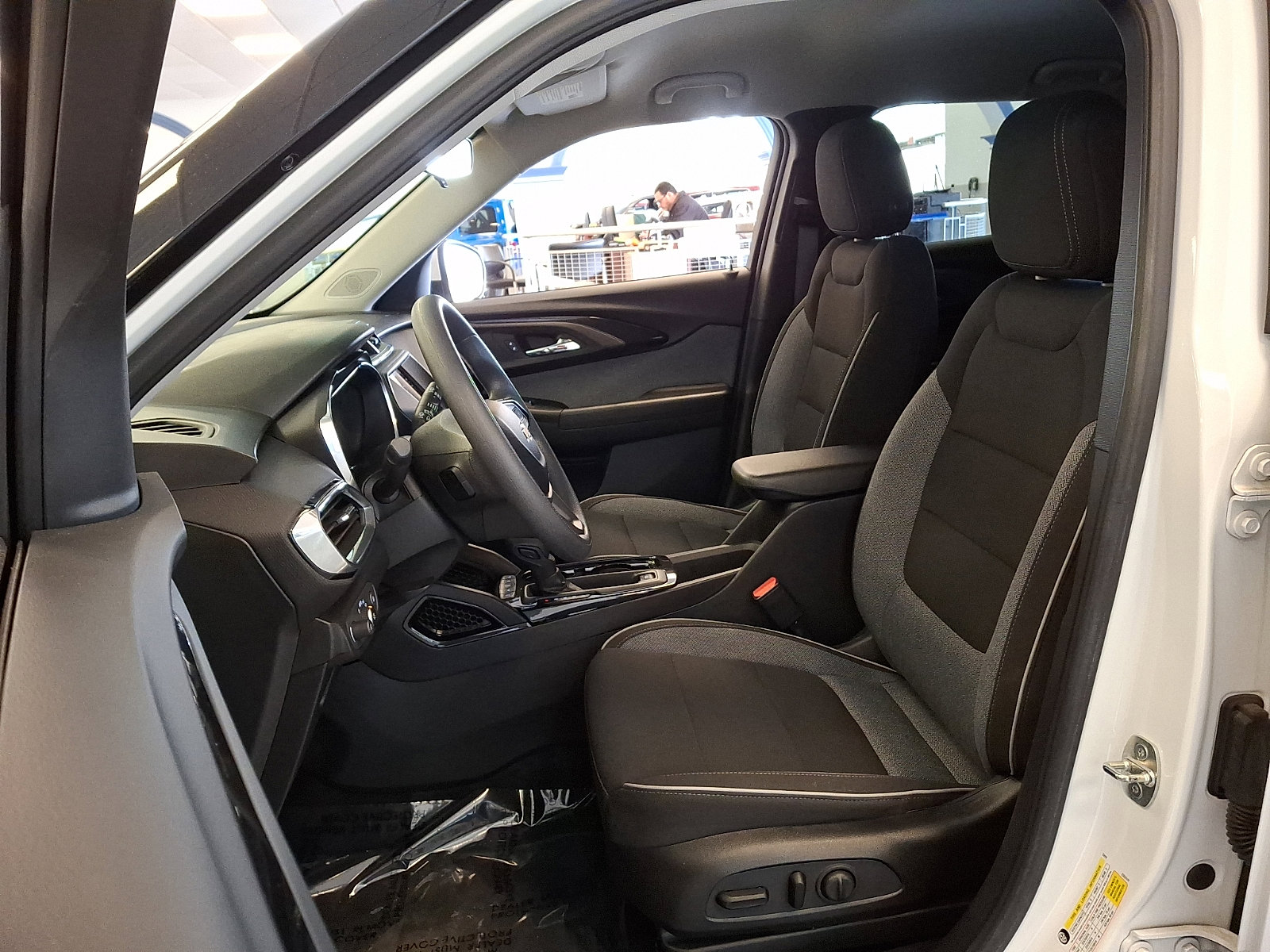 Certified 2022 Chevrolet TrailBlazer LT w/ LPO, Blackout Package image 13