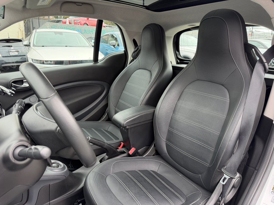 Used 2017 smart fortwo electric drive RWD image 21