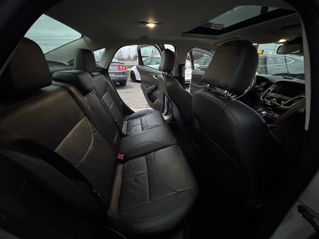 Used 2017 Ford Focus Titanium w/ Titanium Technology Package image 11