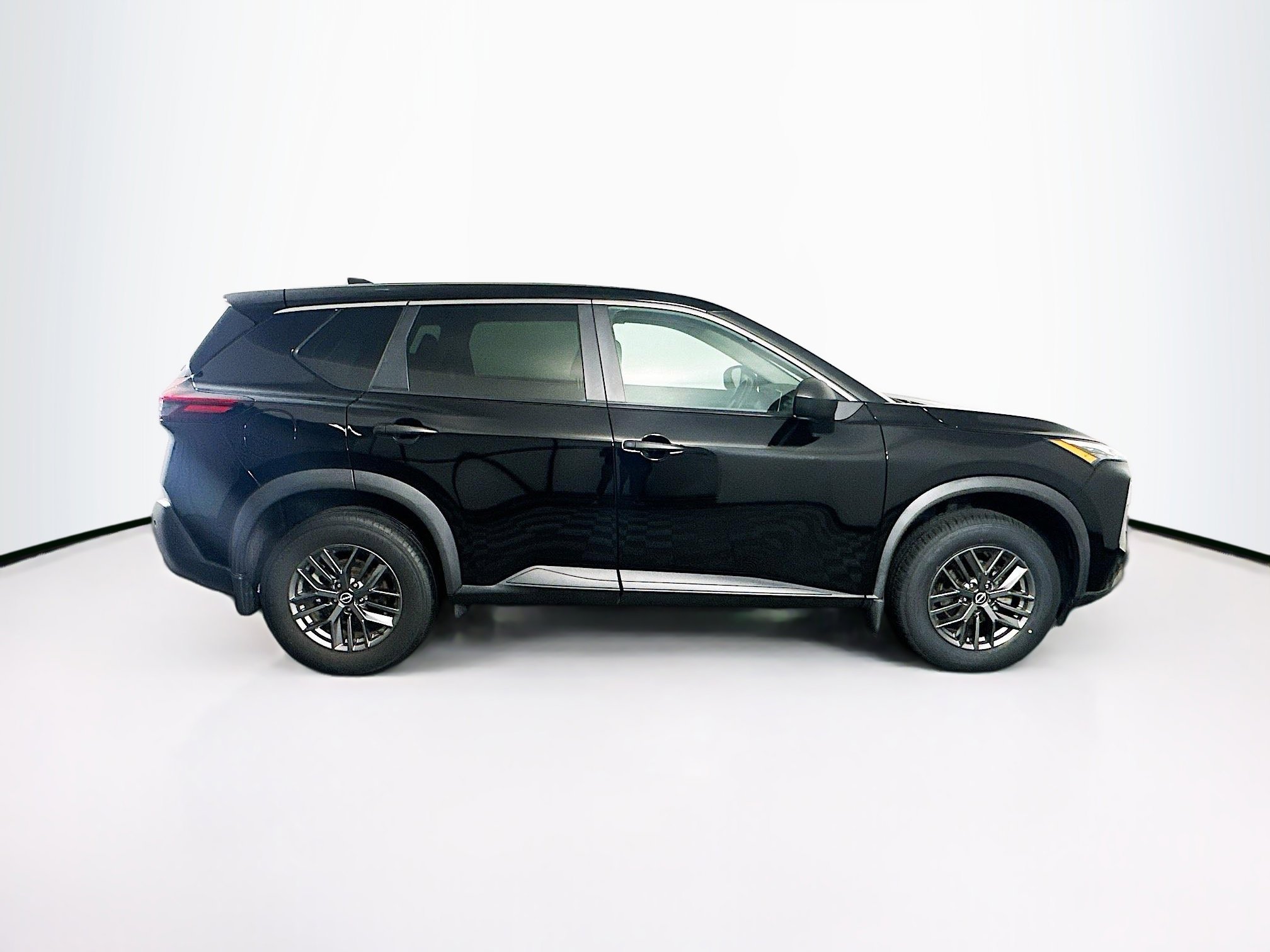 Used 2023 Nissan Rogue S image 10