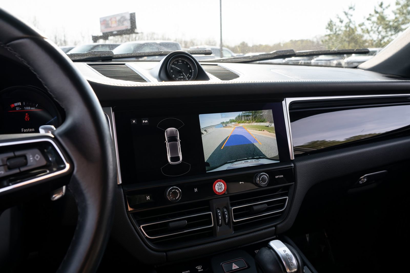 Used 2022 Porsche Macan Base w/ Premium Package Plus image 25