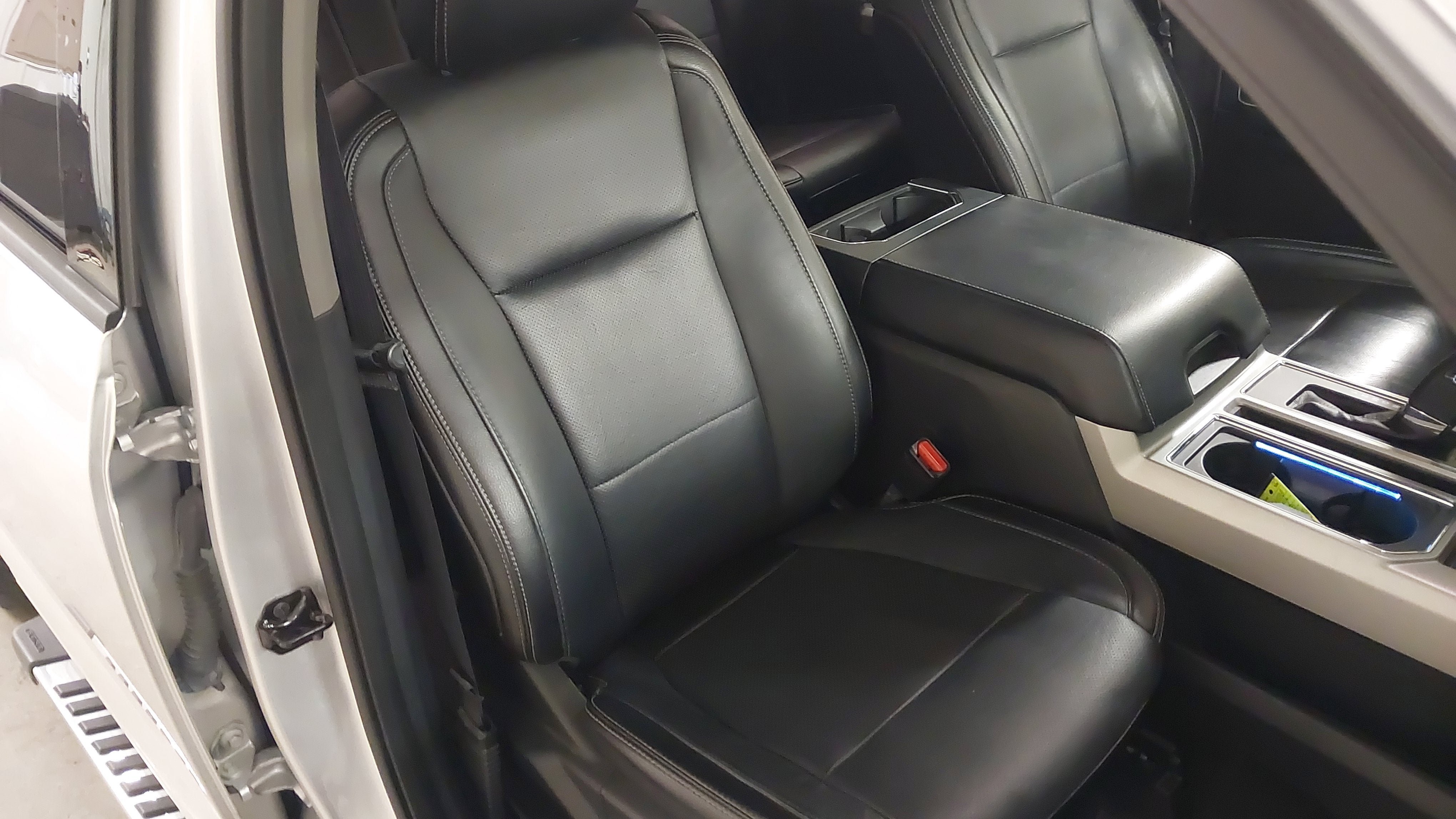 Used 2016 Ford F150 Lariat w/ Equipment Group 502A Luxury AWD/4WD image 27