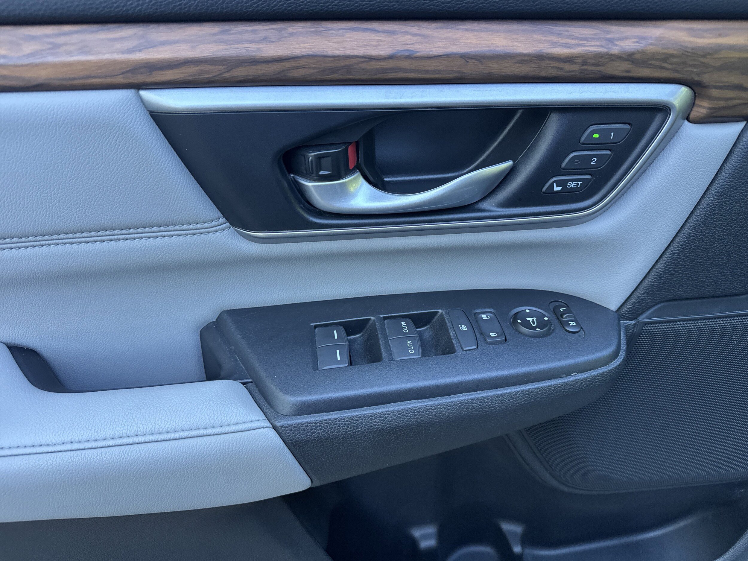 Used 2020 Honda CR-V Touring image 9