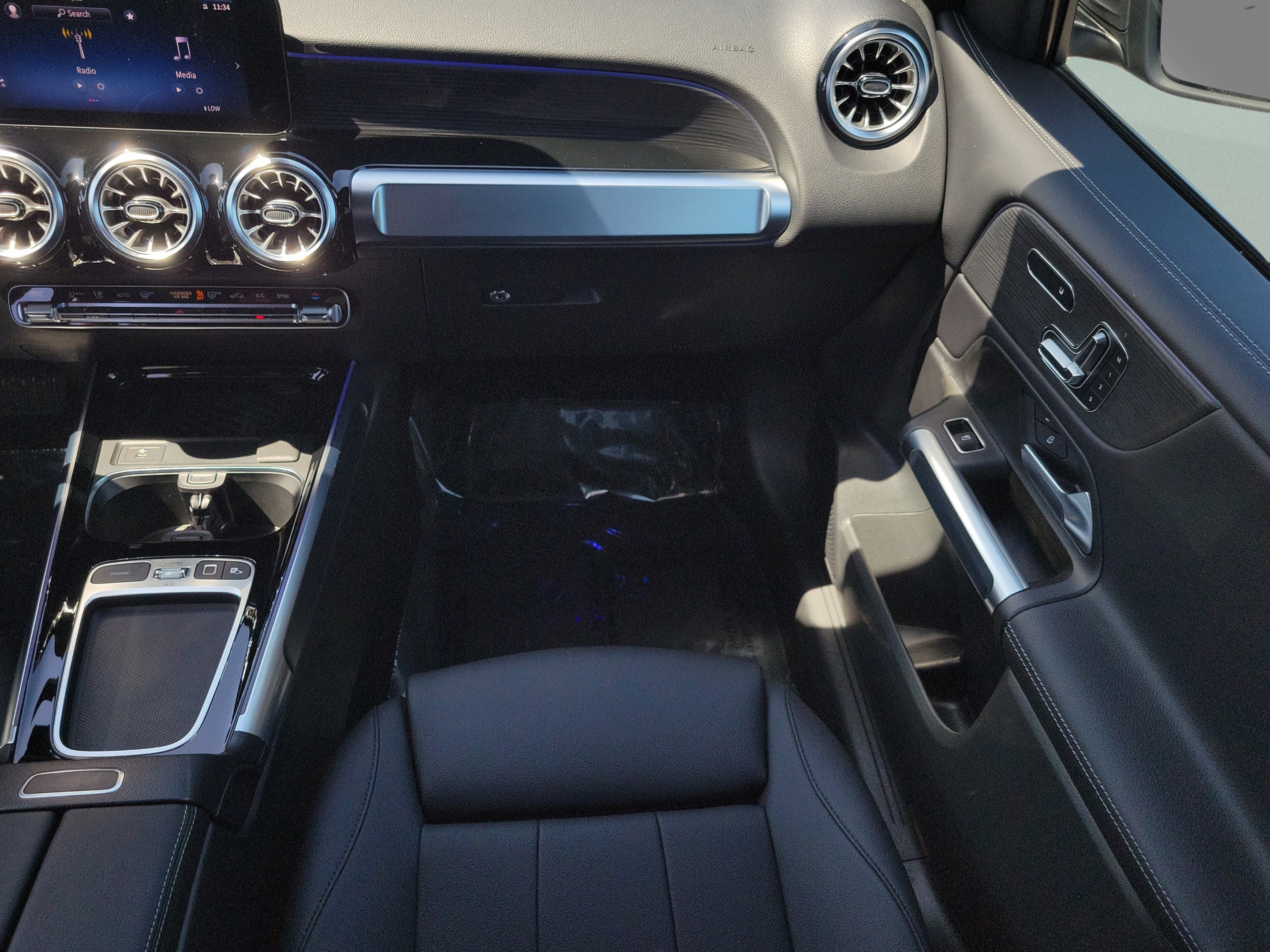 Used 2026 Mercedes-Benz GLB 250 w/ Exclusive Package image 15