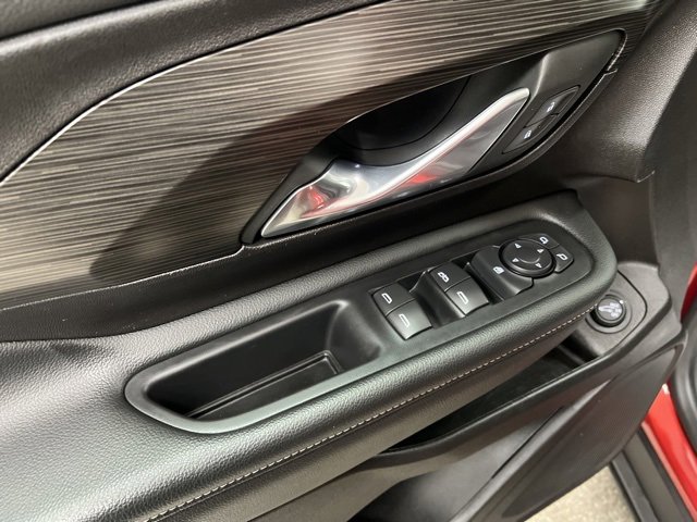 Used 2024 GMC Terrain SLE w/ Driver Convenience Package image 25