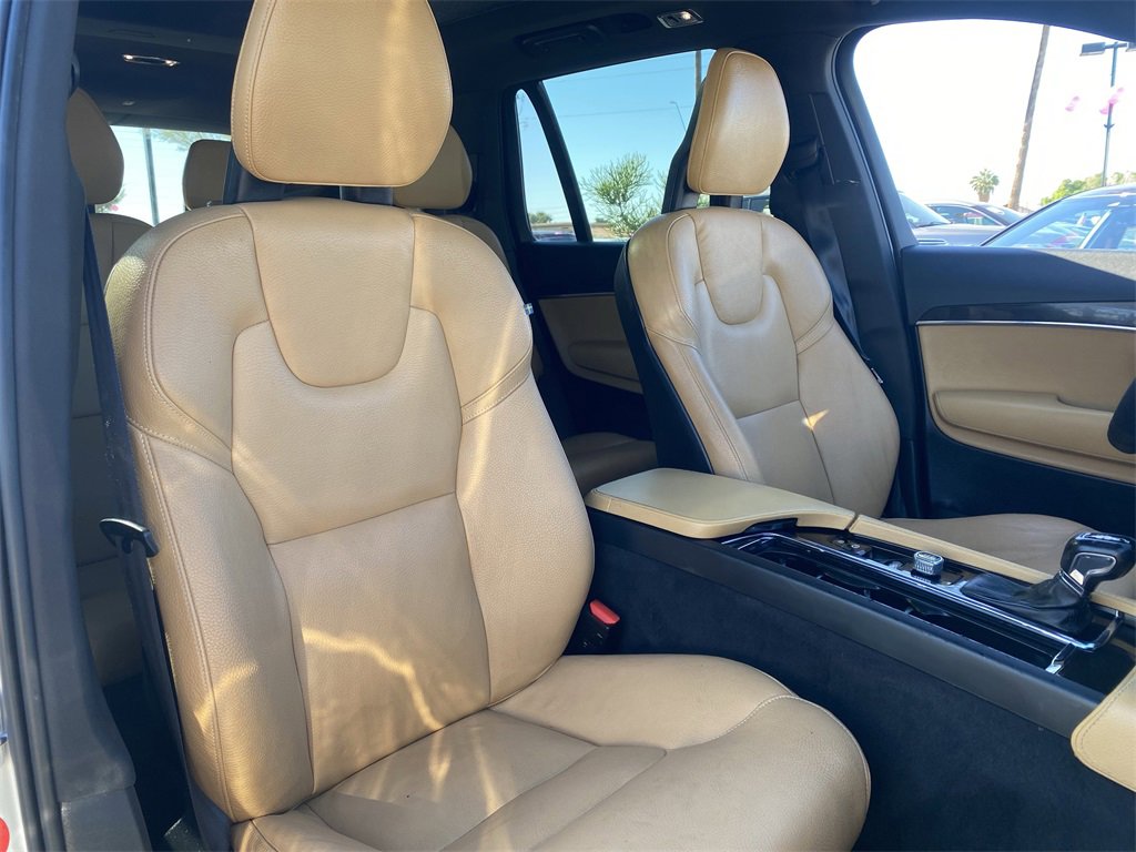 Used 2018 Volvo XC90 T6 Momentum w/ Convenience Package image 11
