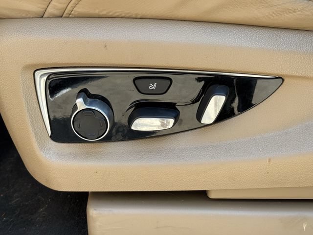 Used 2020 Cadillac Escalade Platinum RWD image 25