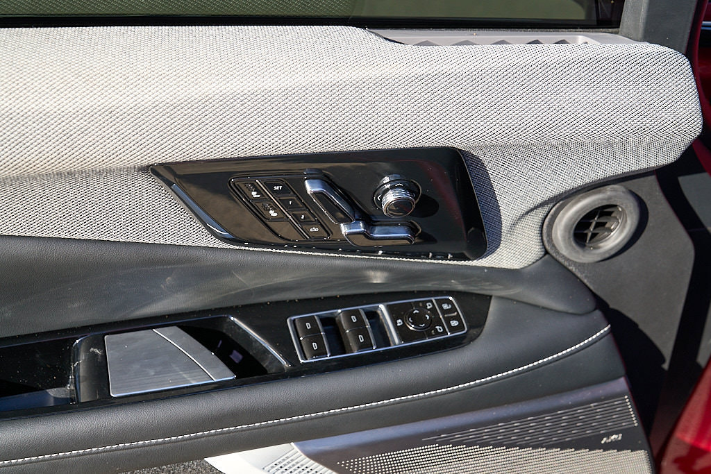 Used 2026 Cadillac Optiq Sport 1 AWD/4WD image 18