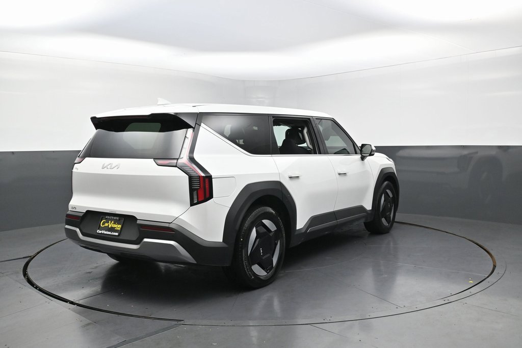 Used 2024 Kia EV9 Light Long Range image 6