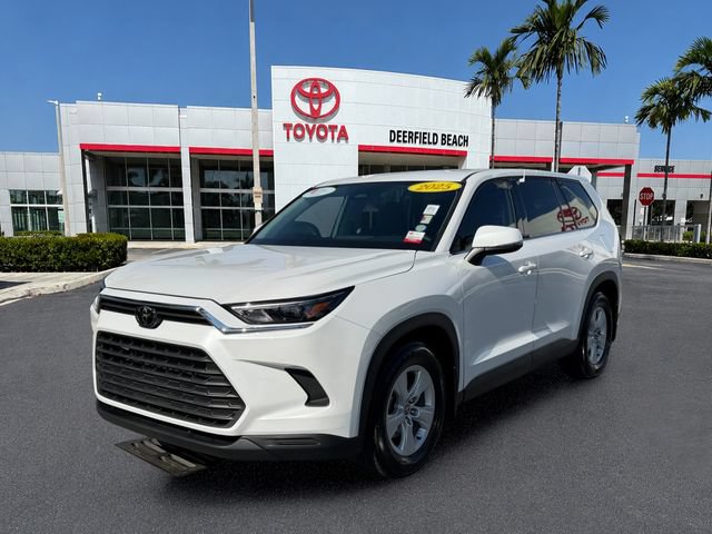 Certified 2025 Toyota Grand Highlander FWD image 3