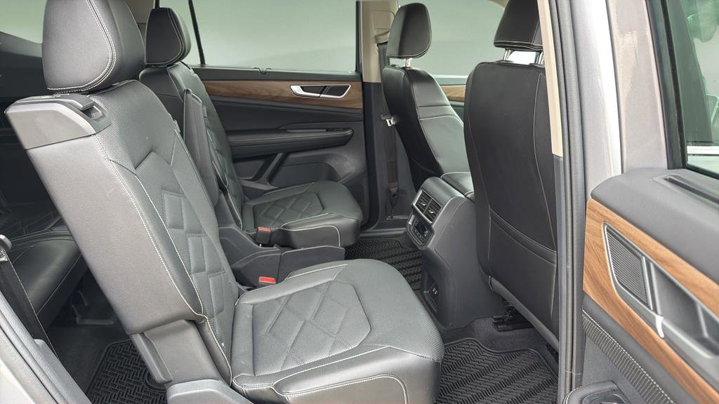 Used 2024 Volkswagen Atlas SE image 21