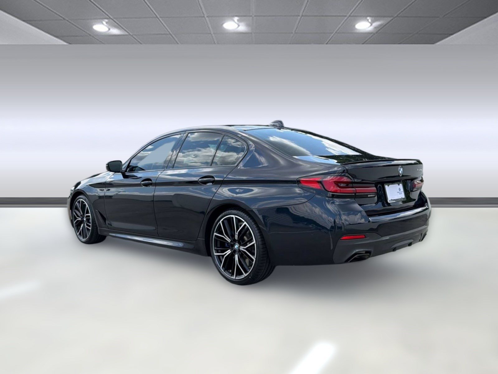 Certified 2023 BMW 540i w/ M Sport Package RWD image 3
