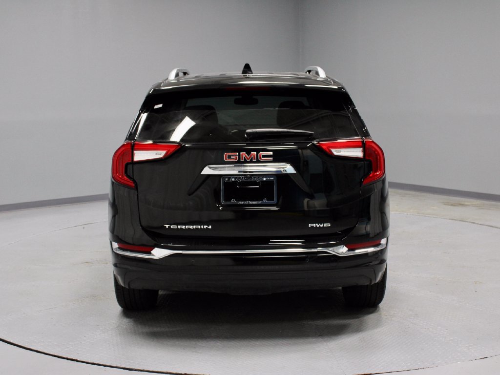 Used 2024 GMC Terrain Denali w/ Black Diamond Edition AWD/4WD image 10