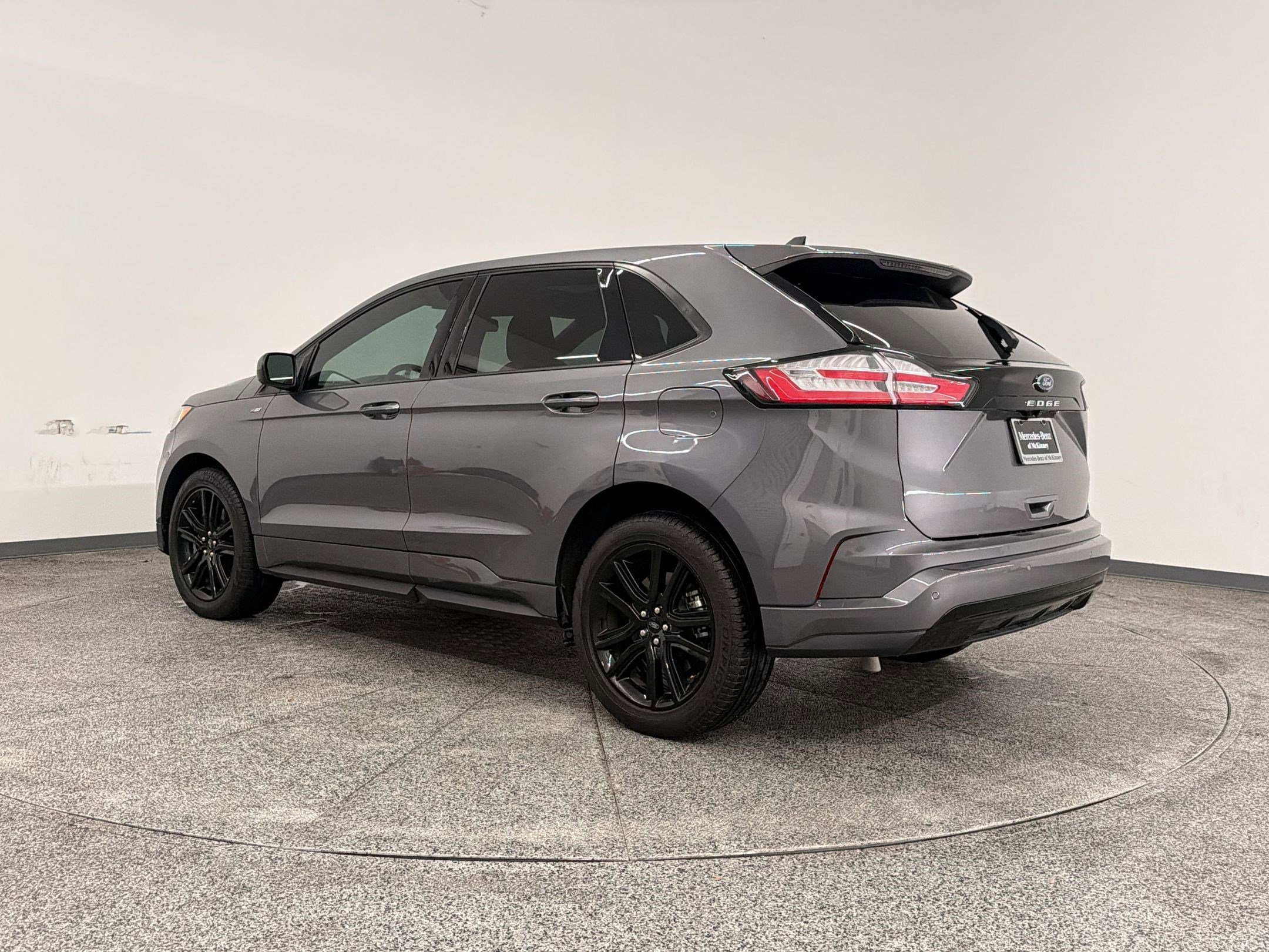Used 2024 Ford Edge ST-Line image 3