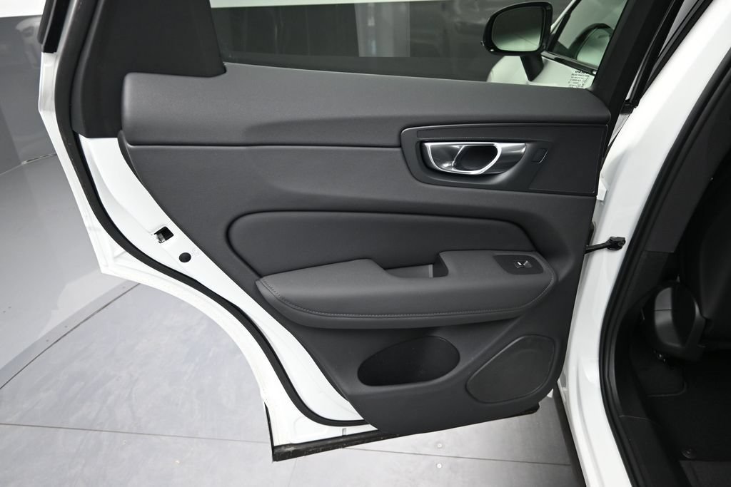 New 2026 Volvo XC60 B5 Core AWD/4WD image 12