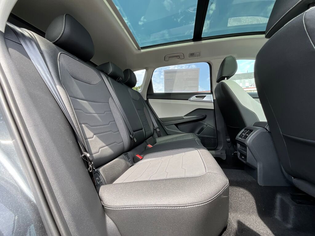 New 2025 Volkswagen Taos SE image 13